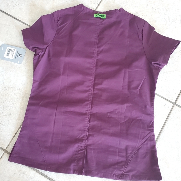Croc/ Mobb scrub top and bottoms - Picture 4 of 6